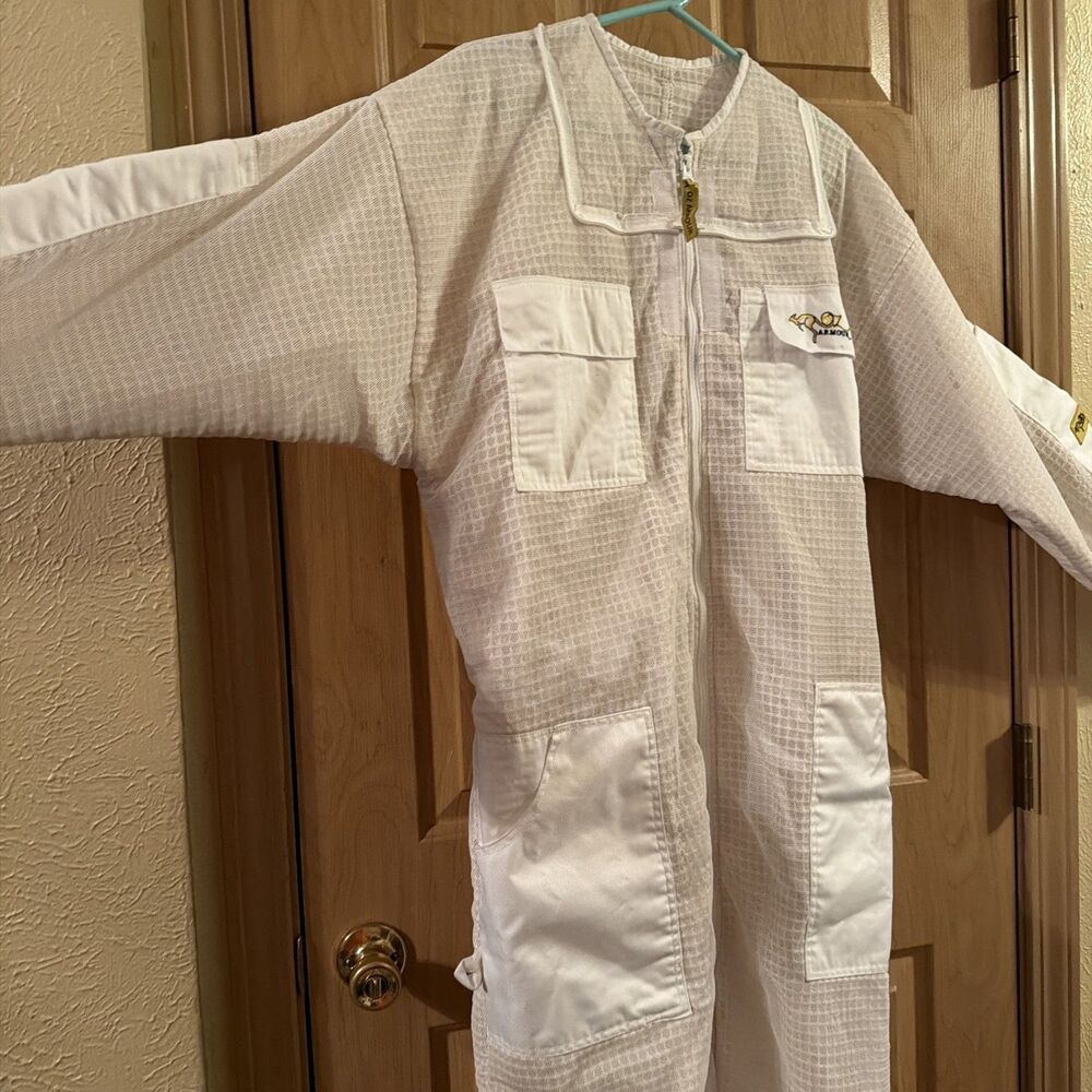 Oz Armour 3 Layer Mesh Beekeeping Suit Lg. w/3 Layer hood & leather Gloves. New!